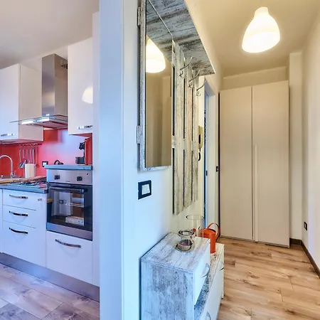 Lara's Apartmán Varenna